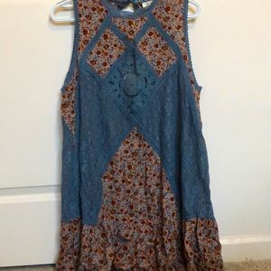 Ruffle bottom, laced blue and floral tank